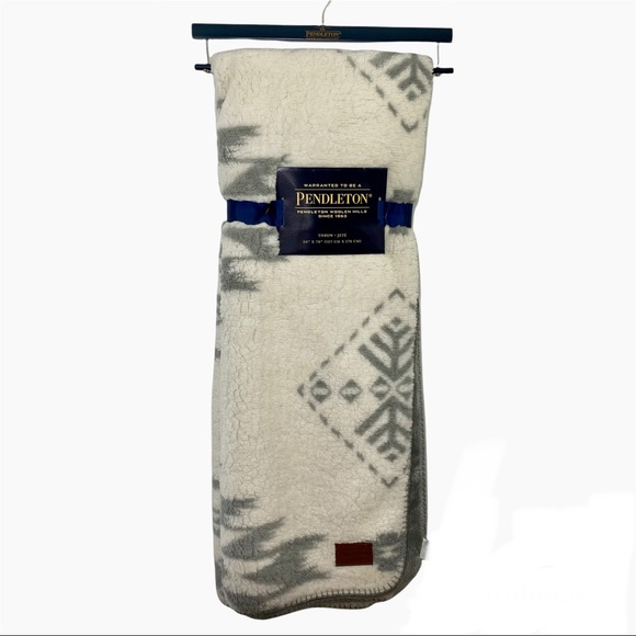 Pendleton Other - PENDLETON Throw Blanket Aztec NWT